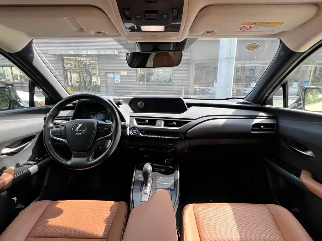 Lexus UX New Energy — миниатюра 11