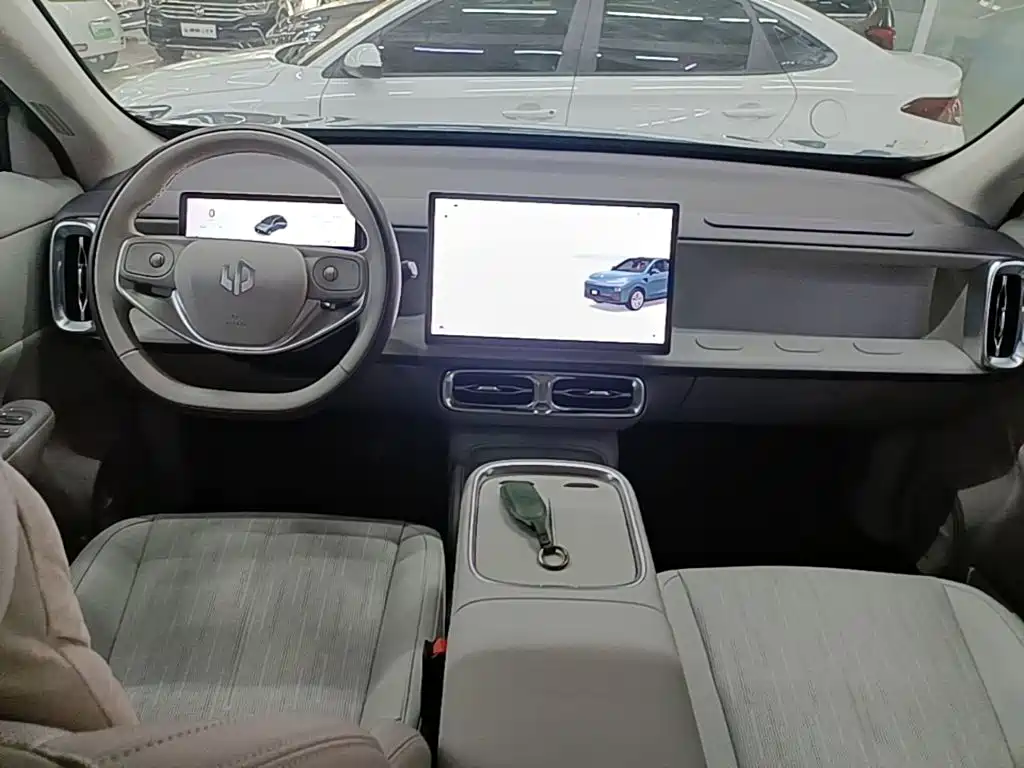 Leapmotor Leapmotor B10 — миниатюра 10
