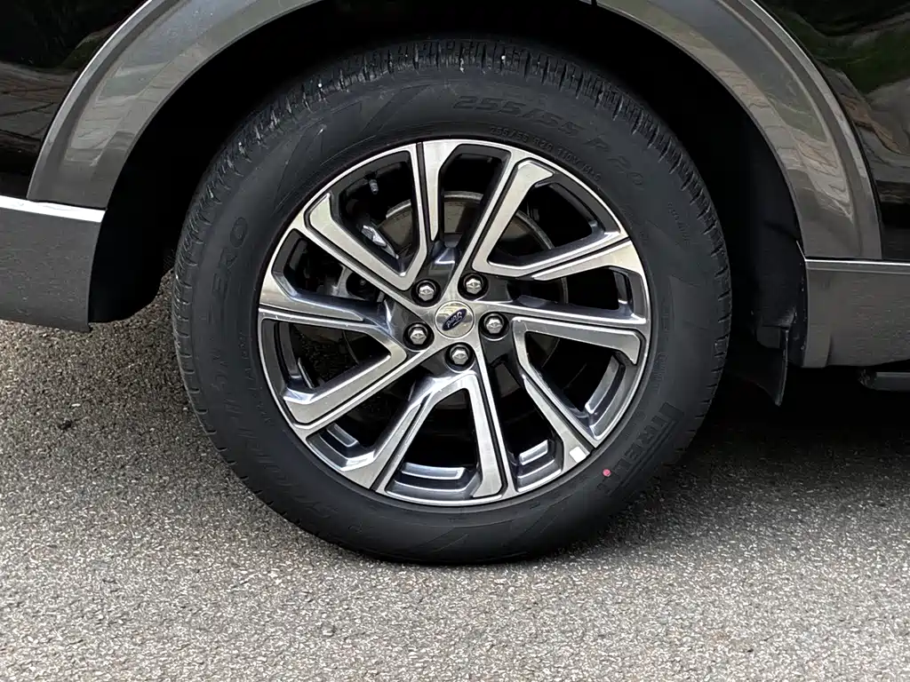 Ford Explorer — миниатюра 12