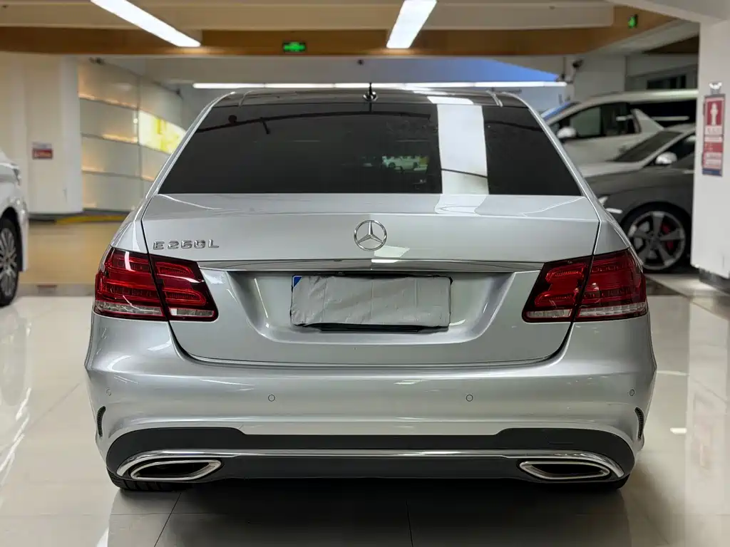 Mercedes-Benz E-Class — миниатюра 13