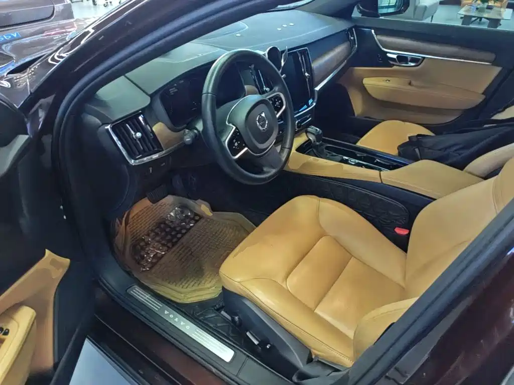 Volvo S90 — миниатюра 15