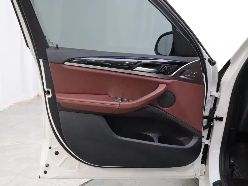BMW X3 — миниатюра 10