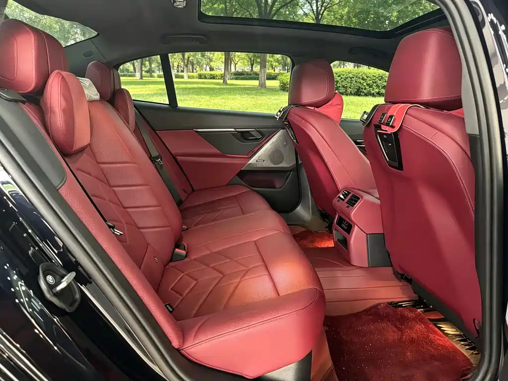 BMW 5 Series — миниатюра 13