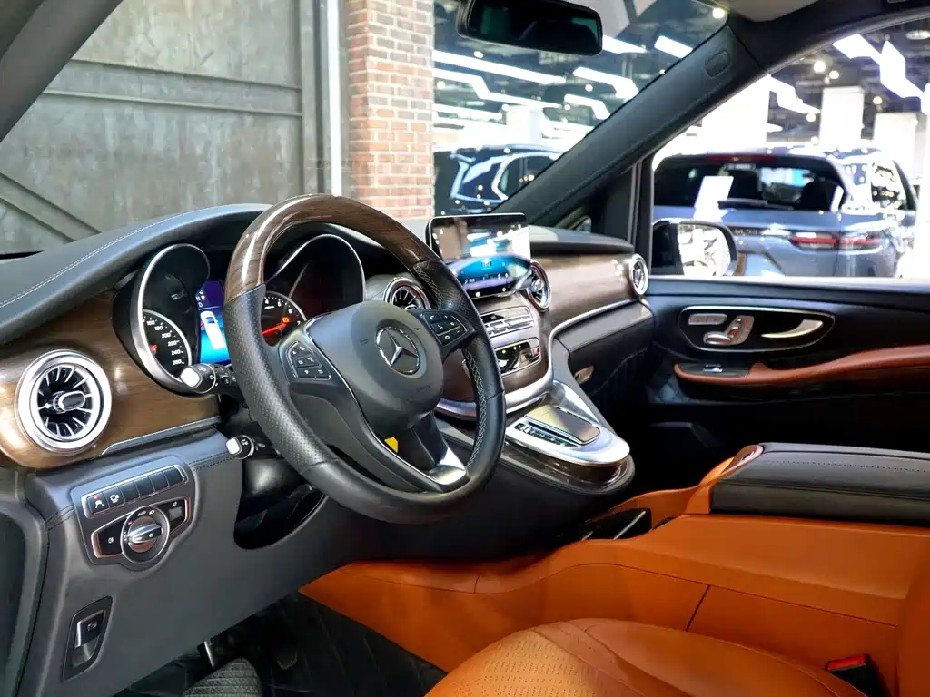 Mercedes-Benz V-Class V 2021 V 260 L Luxury