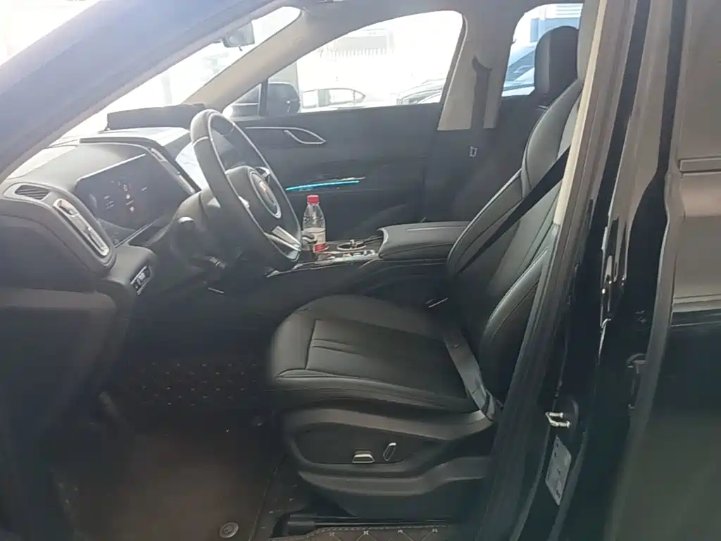 Hongqi Hongqi HS3 PHEV — миниатюра 15