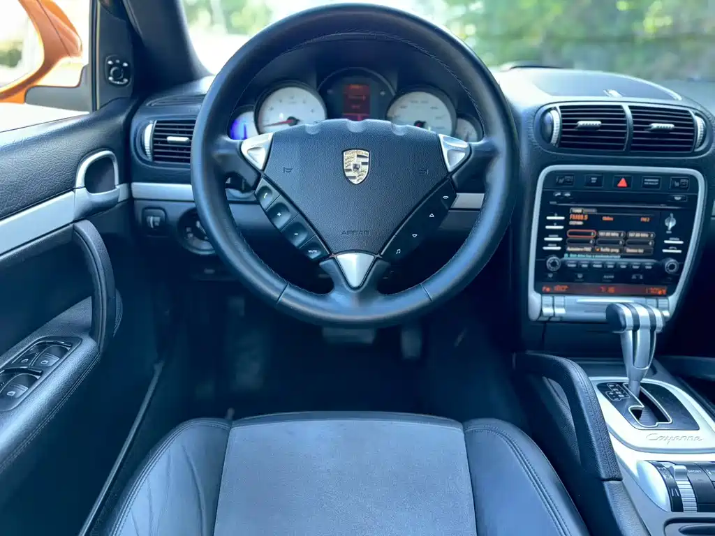 Porsche Cayenne — миниатюра 8