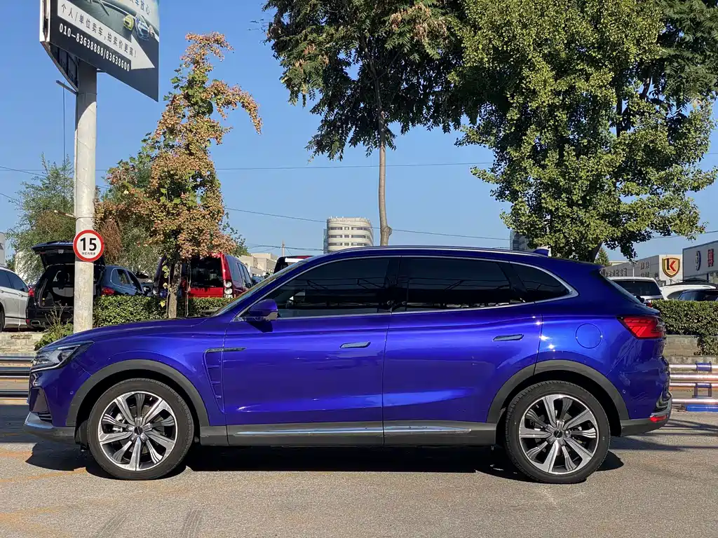 Roewe MARVEL X — миниатюра 5