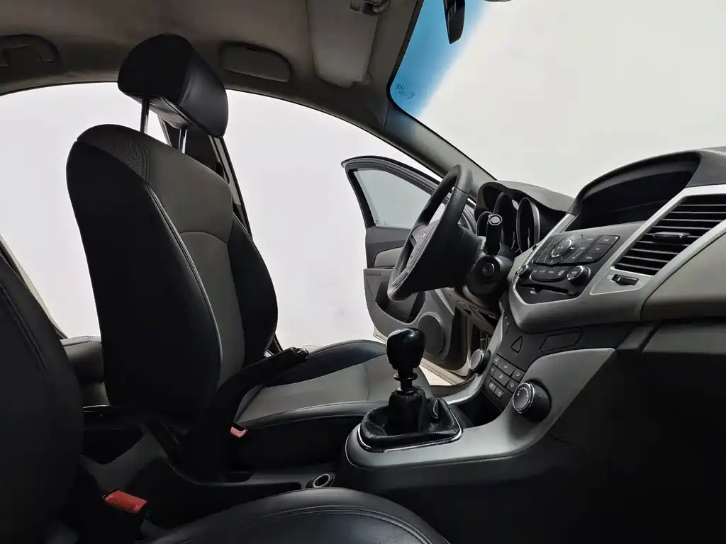 Chevrolet Cruze — миниатюра 14