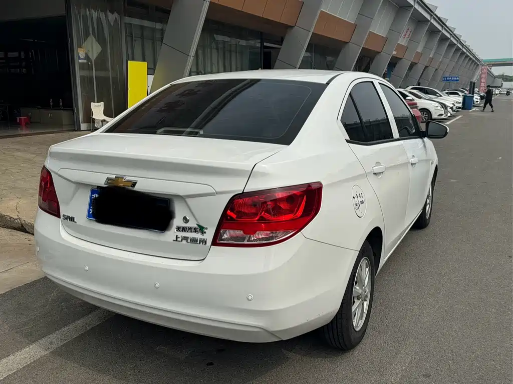 Chevrolet Sail — миниатюра 10