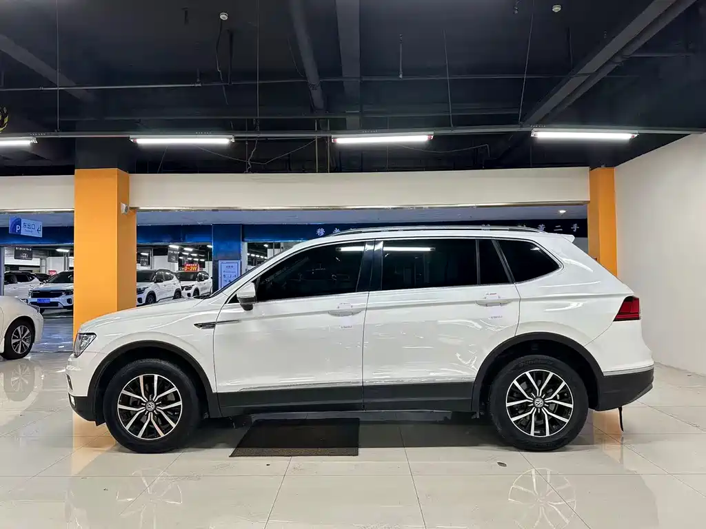 Volkswagen Tiguan L — миниатюра 9