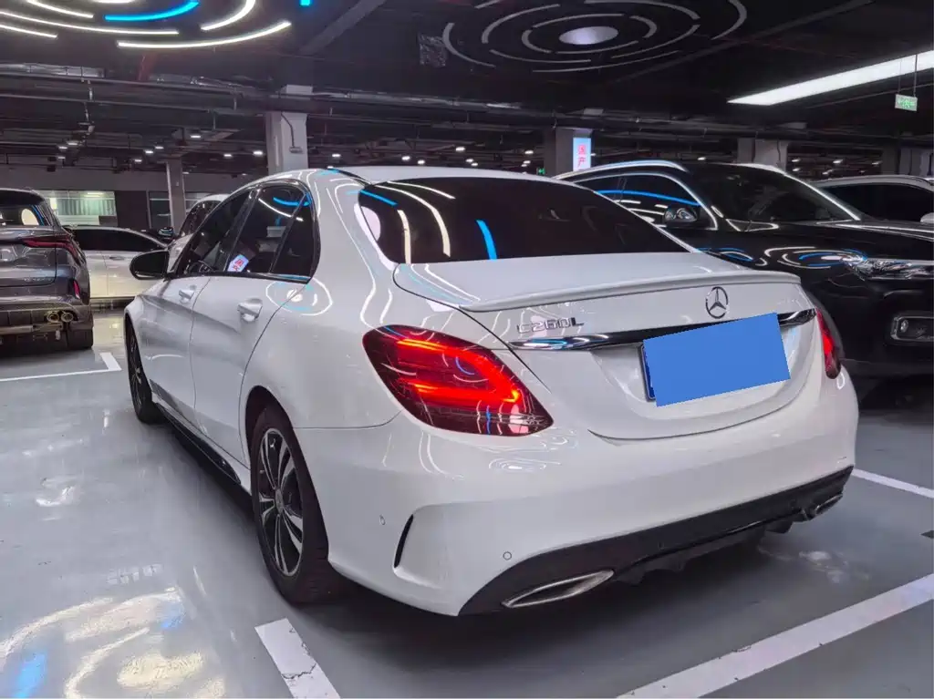 Mercedes-Benz C-Class — миниатюра 11