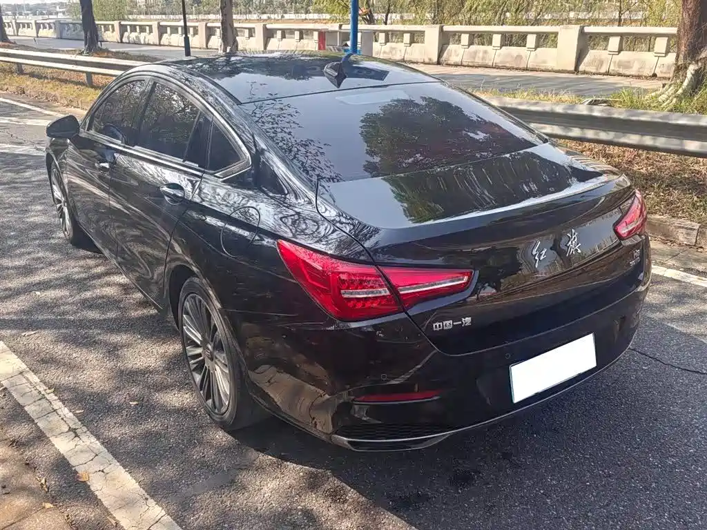 Hongqi Hongqi H5 — миниатюра 9