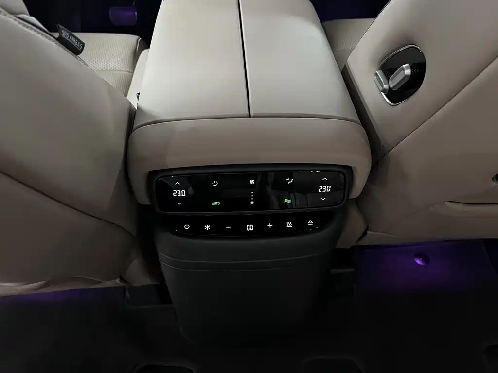 XPeng X9 — миниатюра 15