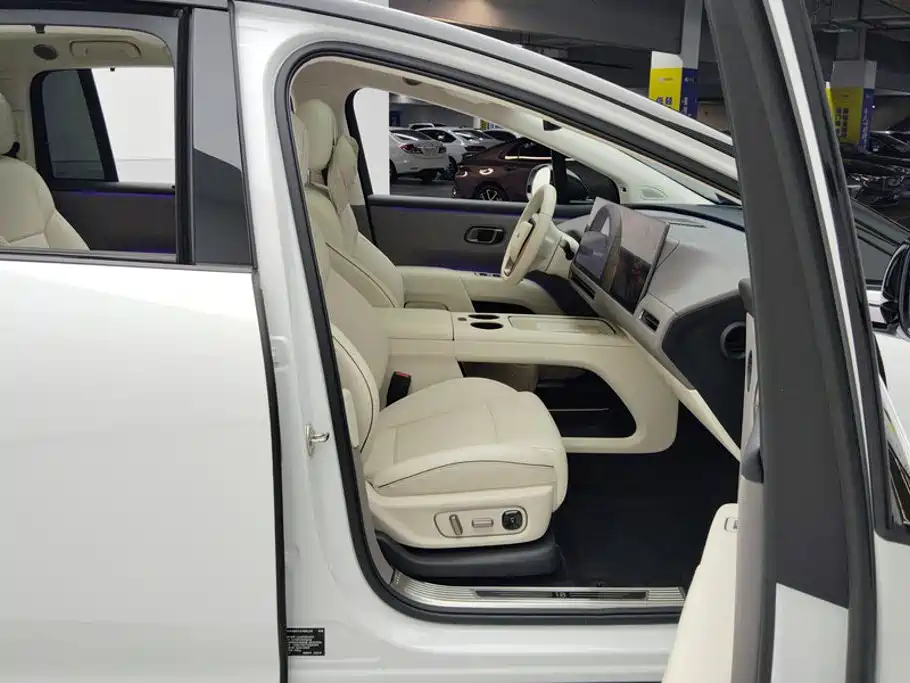 Li Auto Li i8 — миниатюра 8