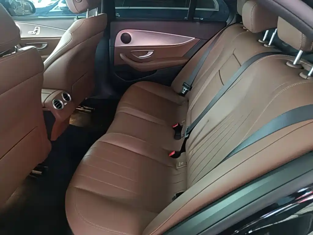 Mercedes-Benz E-Class (Import) — миниатюра 17