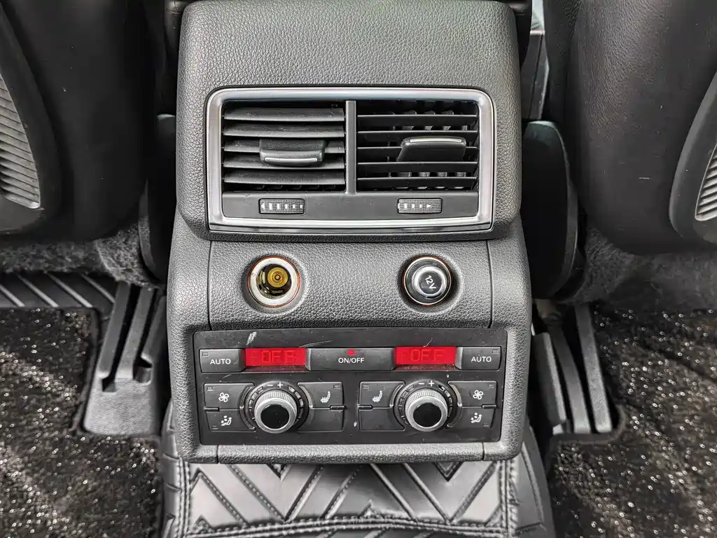 Audi Q7 — миниатюра 9