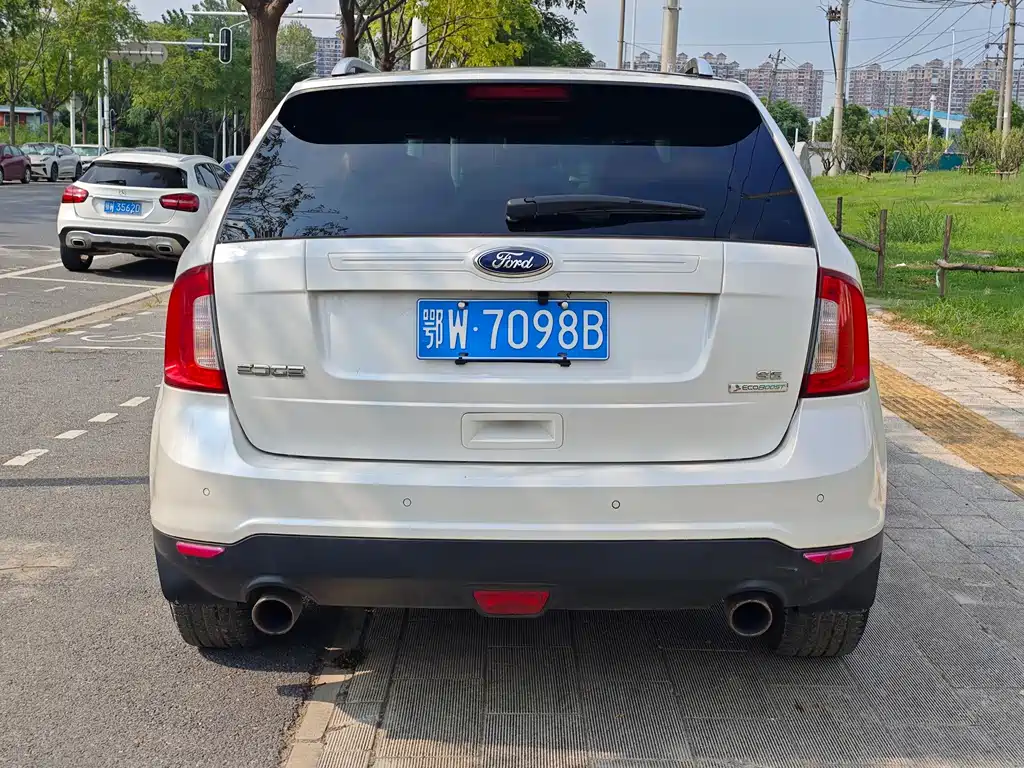 Ford Edge (Import) — миниатюра 8