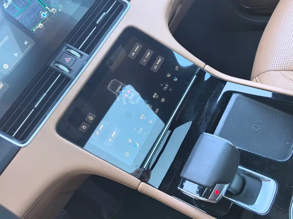 Li Auto Li ONE — миниатюра 12