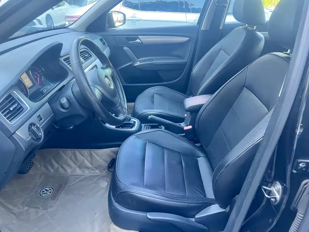 Volkswagen Lavida — миниатюра 4