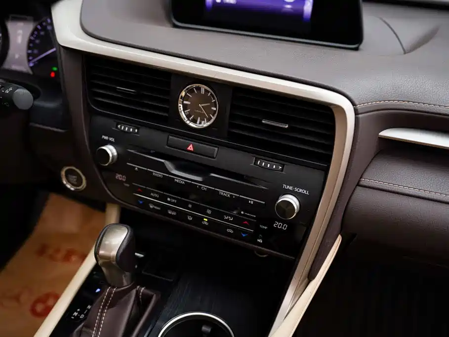 Lexus RX — миниатюра 10