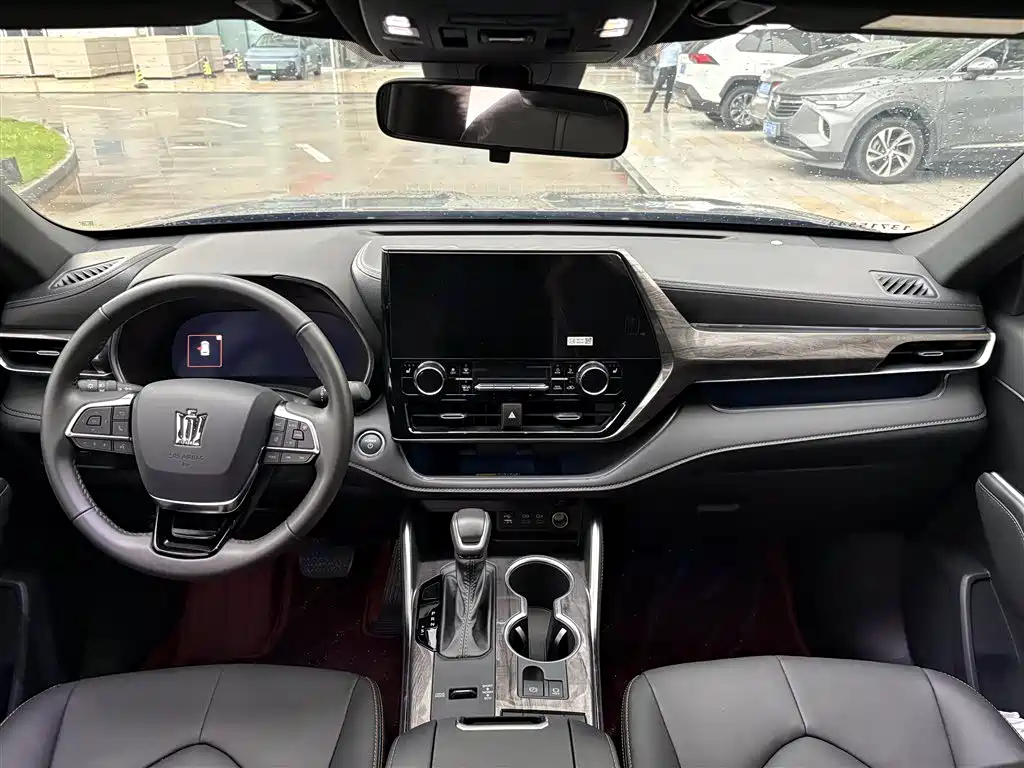 Toyota Crown Kluger — миниатюра 5