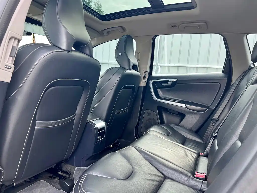 Volvo XC60 — миниатюра 10