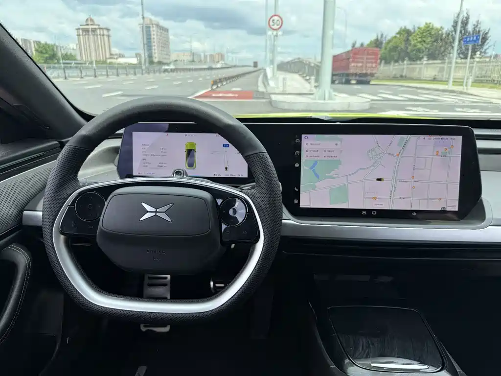 XPeng P7 — миниатюра 12