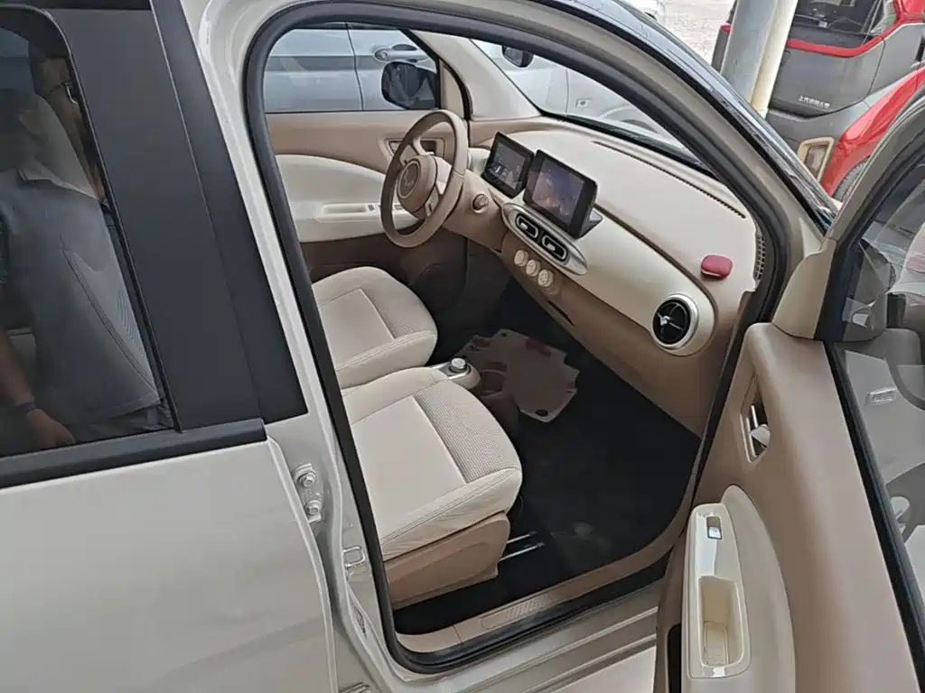 Wuling MINIEV — миниатюра 25