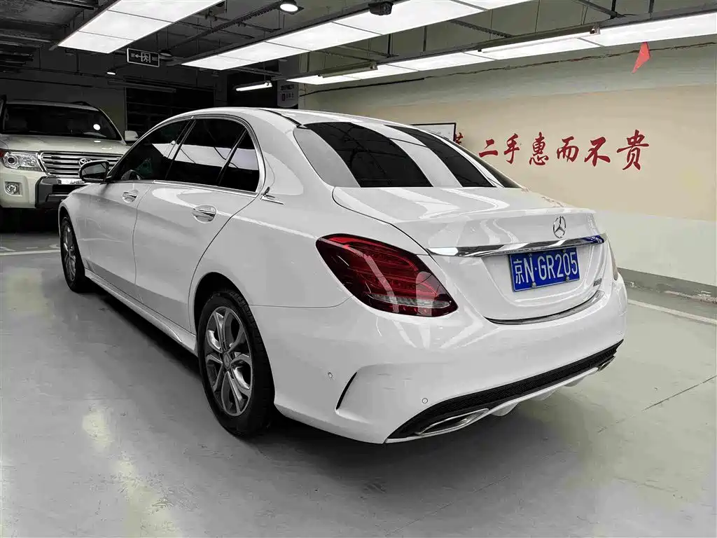 Mercedes-Benz C-Class — миниатюра 11