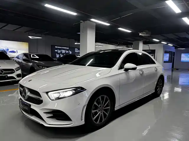 MERCEDES-BENZ  A CLASS 2022