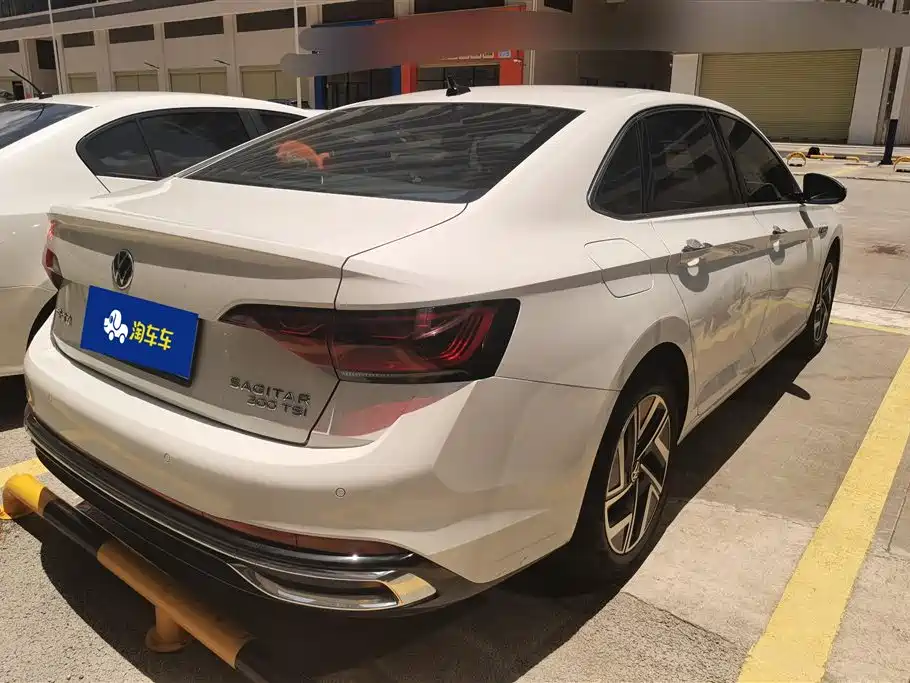 Volkswagen Sagitar 2025 300TSI DSG
