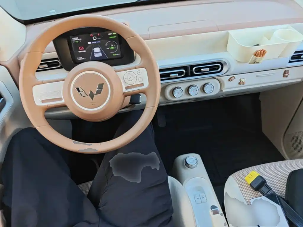 Wuling MINIEV — миниатюра 10