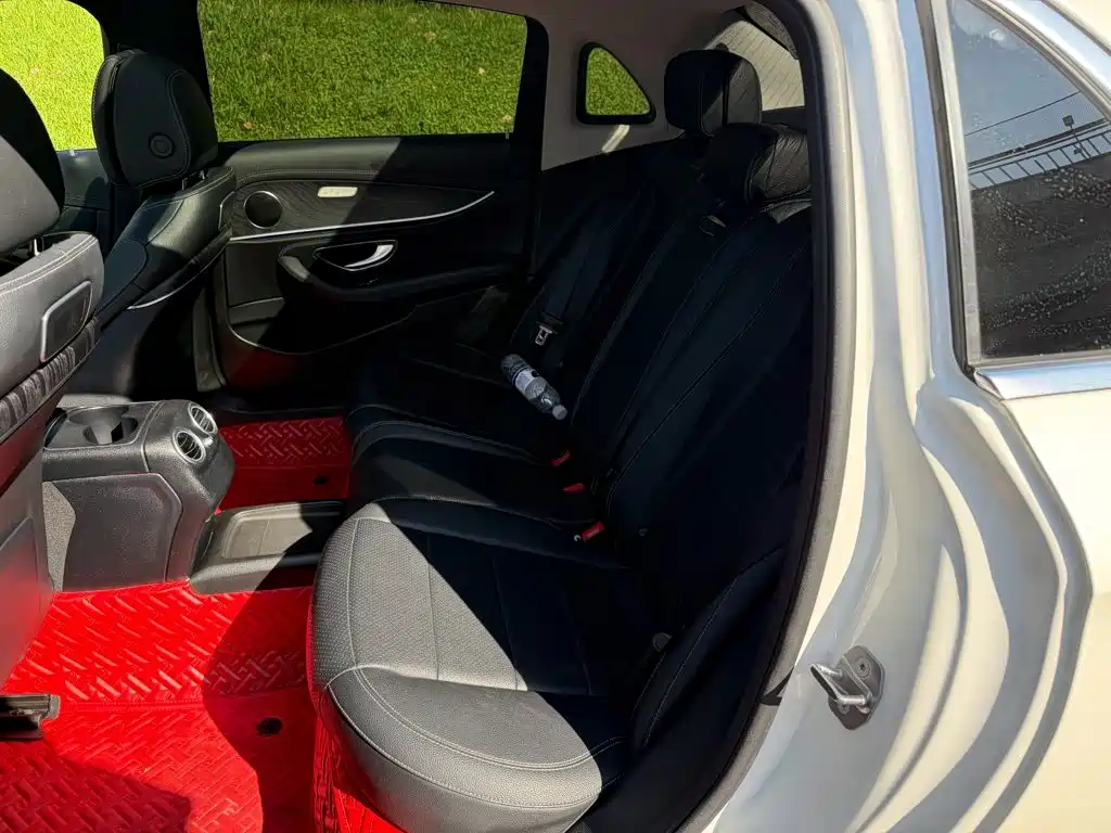 Mercedes-Benz E-Class — миниатюра 12