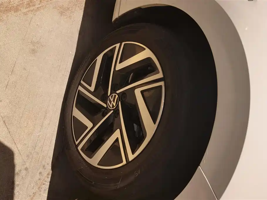 Volkswagen Sagitar 2025 300TSI DSG