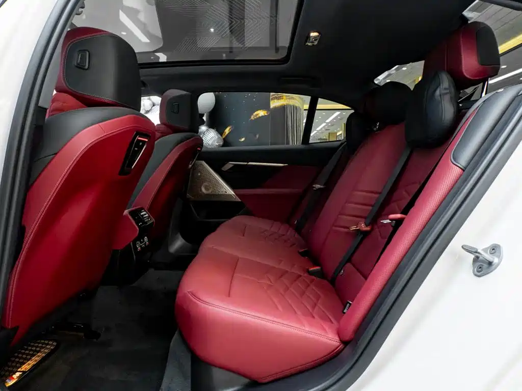 BMW 5 Series — миниатюра 28