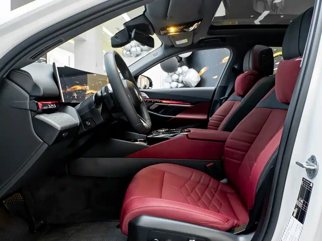 BMW 5 Series — миниатюра 27