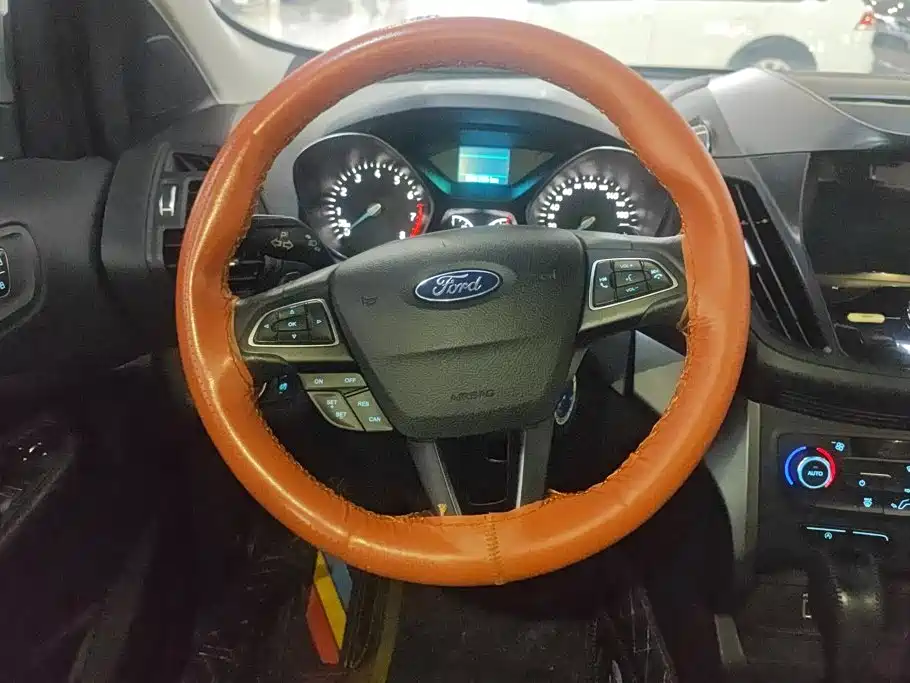 Ford Kuga — миниатюра 15