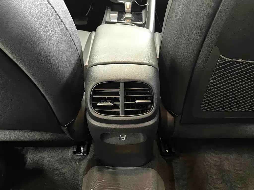 Hyundai Elantra — миниатюра 13