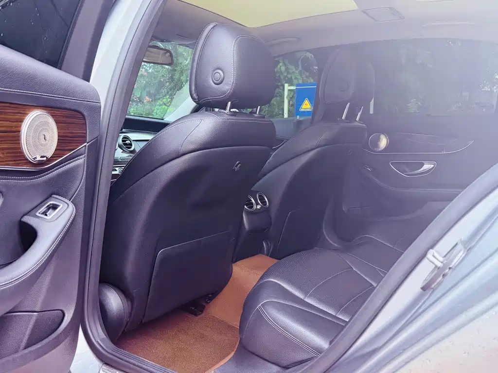 Mercedes-Benz C-Class — миниатюра 7