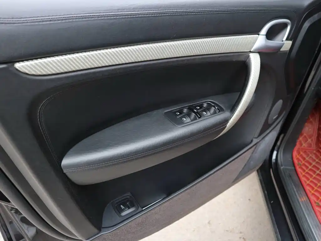 Porsche Cayenne — миниатюра 20