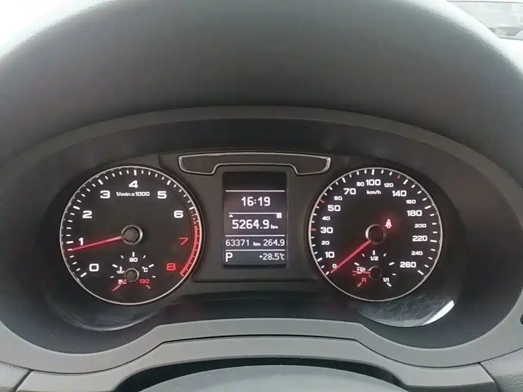 Audi Q3 — миниатюра 12