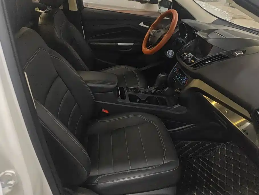 Ford Kuga — миниатюра 8