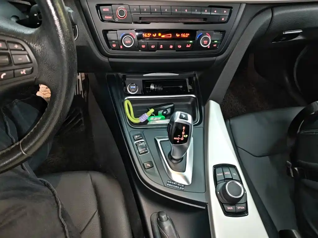 BMW 3 Series — миниатюра 10