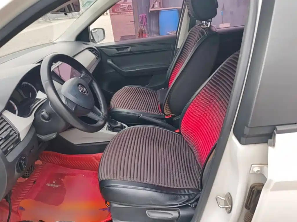 Skoda Fabia — миниатюра 15