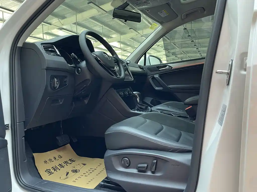 Volkswagen Tiguan L — миниатюра 8