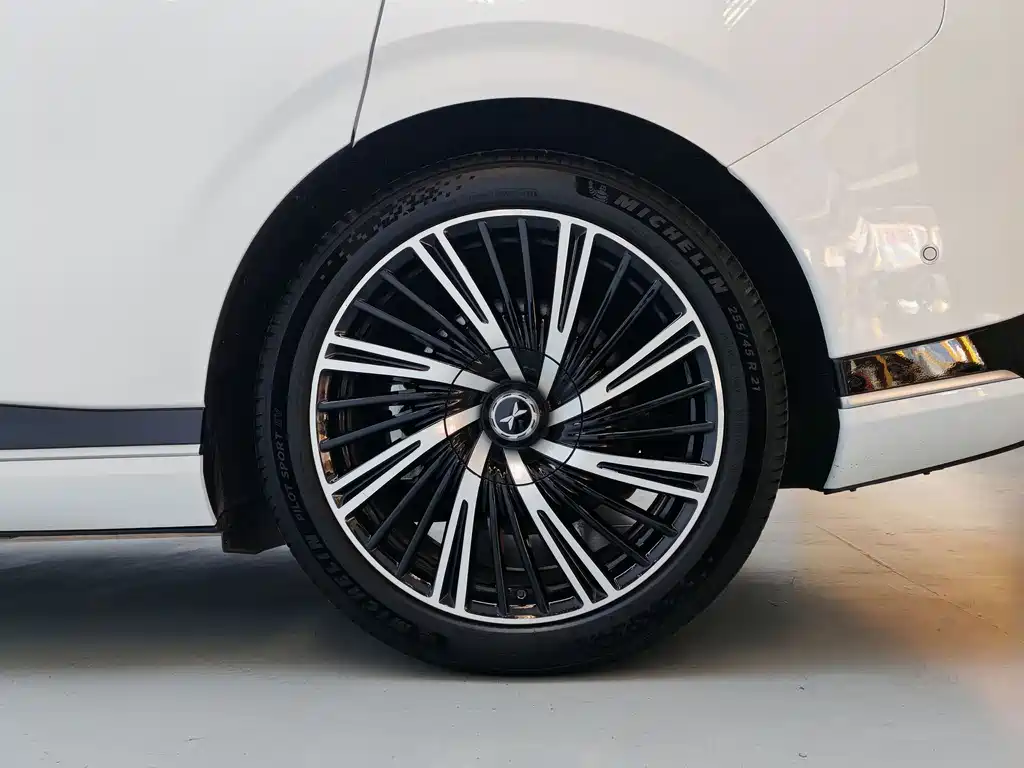 XPeng G9 — миниатюра 13
