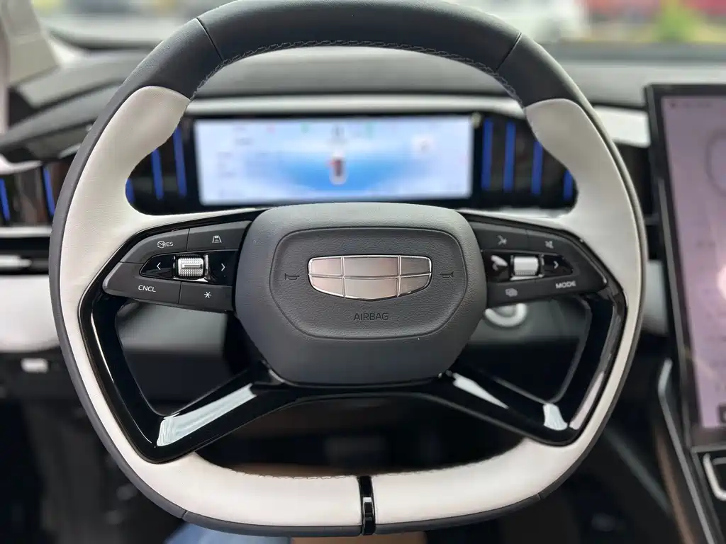 Geely Boyue L — миниатюра 15
