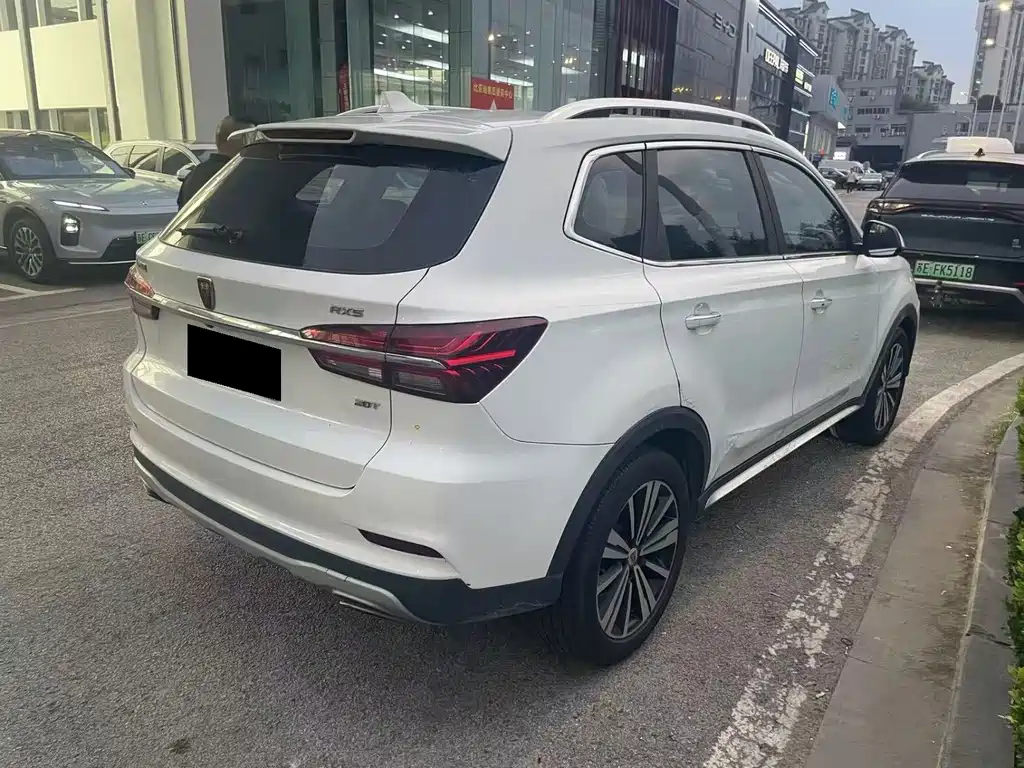 Roewe RX5 — миниатюра 6