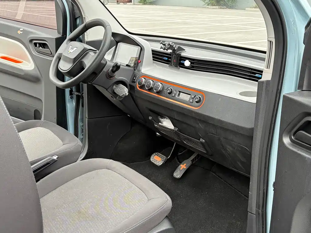 Wuling MINIEV — миниатюра 8