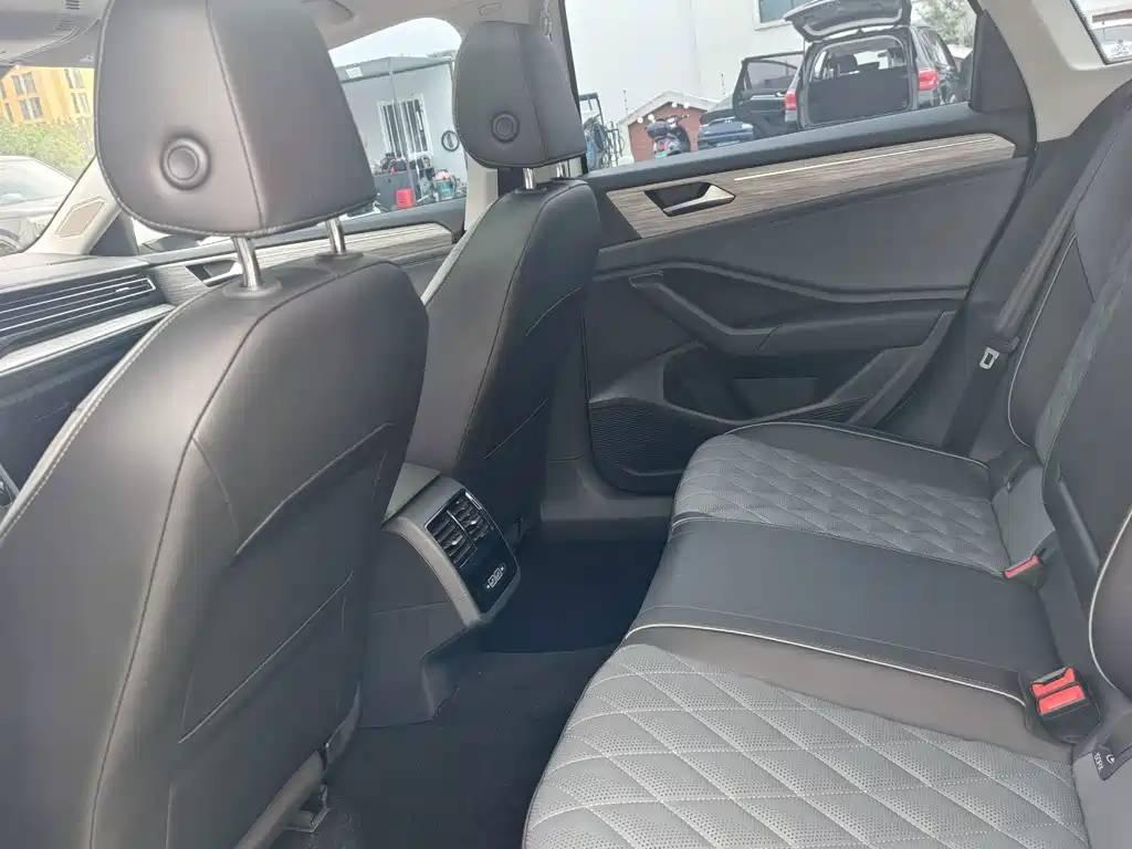 Volkswagen Sagitar — миниатюра 14